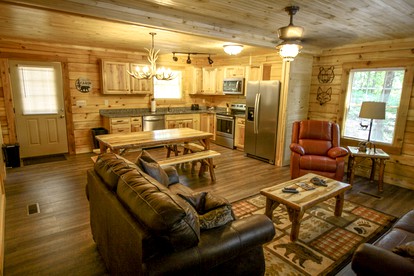 Large Rustic Cabin in Gatlinburg, Perfect for Family Vacations in Great Smoky Mountains National Park - Gatlinburg, Tennessee - glamping.directory
