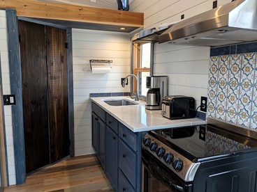 Tiny House in the Mountain Meadow - Ruckersville, Virginia - glamping.directory