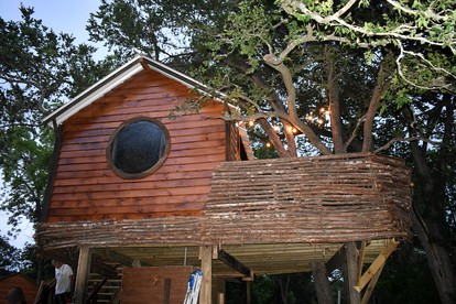 Creekside Texas Tree House Rental on Lake Conroe - Willis, Texas - glamping.directory