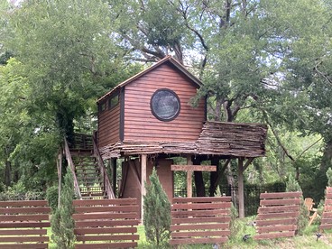 Creekside Texas Tree House Rental on Lake Conroe - glamping.directory