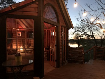 Creekside Texas Tree House Rental on Lake Conroe - Willis, Texas - glamping.directory