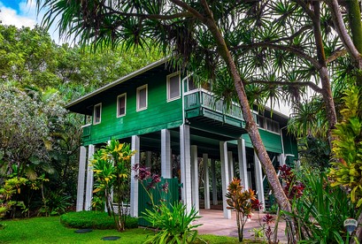 Extraordinary Tree House with Screened-In Lanai and Frontage Along the Wainiha River, Kauai, Hawaii - glamping.directory