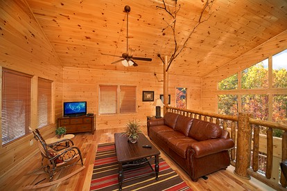 Peaceful Gatlinburg Getaway Ideal for a Family Vacation in Tennessee - Gatlinburg, Tennessee - glamping.directory