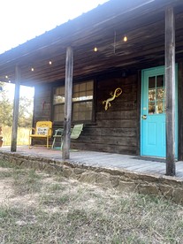 Eco-Friendly Cabin with Private Hot Tub for a Relaxing Getaway near Dallas, Texas - Bluff Dale, Texas - glamping.directory