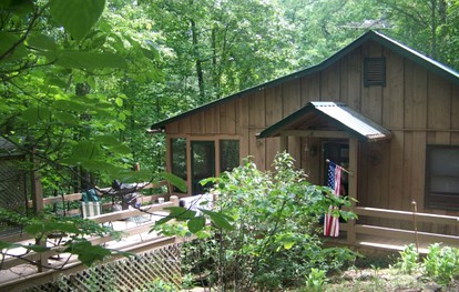 Secluded Tree House Cabin Tucked Away in the Woods near Blue Ridge, Georgia - Blue Ridge, Georgia - glamping.directory