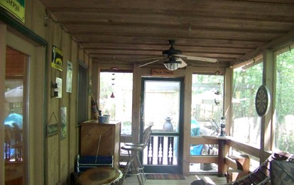 Secluded Tree House Cabin Tucked Away in the Woods near Blue Ridge, Georgia - Blue Ridge, Georgia - glamping.directory