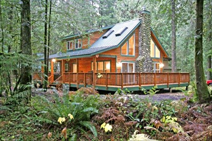 Stunning Luxury Cabin Rental for Seven with Private Hot Tub near Mount Baker - glamping.directory