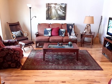 Charming Cabin Rental with Hiwassee River in Backyard in Hayesville, North Carolina - Hayesville, North Carolina - glamping.directory