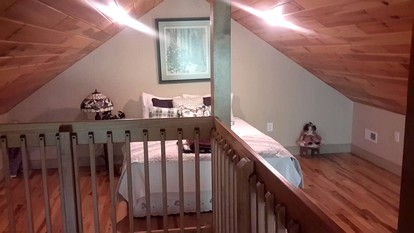 Charming Cabin Rental with Hiwassee River in Backyard in Hayesville, North Carolina - Hayesville, North Carolina - glamping.directory