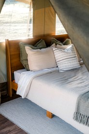 Pure Glamping Experience in this Lakefront Tented Cabin in Greenville, South Carolina - Greenville, South Carolina - glamping.directory