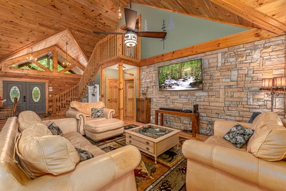 Charming Sevierville Getaway with Stunning Deck and Hot Tub - Sevierville, Tennessee - glamping.directory