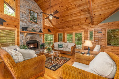Charming Sevierville Getaway with Stunning Deck and Hot Tub - Sevierville, Tennessee - glamping.directory