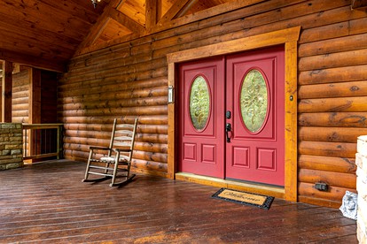 Charming Sevierville Getaway with Stunning Deck and Hot Tub - Sevierville, Tennessee - glamping.directory