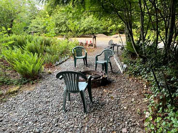 Glamping in the Eclipse Cabin in Forks, Washington, Home of the Twilight Saga - Forks, Washington - glamping.directory