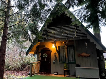 Glamping in the Eclipse Cabin in Forks, Washington, Home of the Twilight Saga - glamping.directory