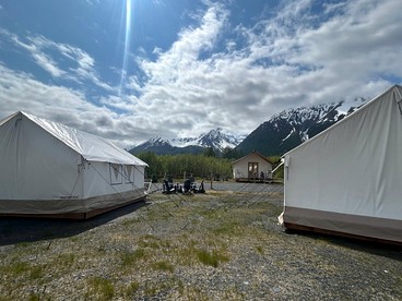 Cute and Comfortable Safari Tent in Seward, Alaska - Amazing Glamping Accommodation with Breathtaking Mountain Views - Seward, Alaska - glamping.directory