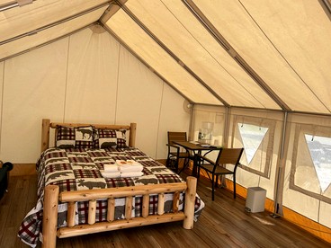 Cute and Comfortable Safari Tent in Seward, Alaska - Amazing Glamping Accommodation with Breathtaking Mountain Views - Seward, Alaska - glamping.directory