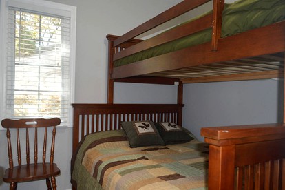 Large Group Getaway Cabins by Green Valley Lake near San Bernardino, California - Green Valley Lake, California - glamping.directory