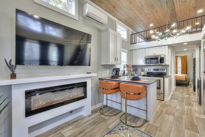 Stunning Mountain Tiny House Beautifully Design Ideal for Nature Lovers in Tennessee - Monteagle, Tennessee - glamping.directory