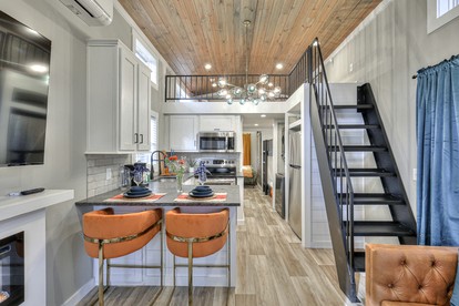 Stunning Mountain Tiny House Beautifully Design Ideal for Nature Lovers in Tennessee - Monteagle, Tennessee - glamping.directory