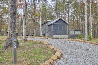 Stunning Mountain Tiny House Beautifully Design Ideal for Nature Lovers in Tennessee - Monteagle, Tennessee - glamping.directory