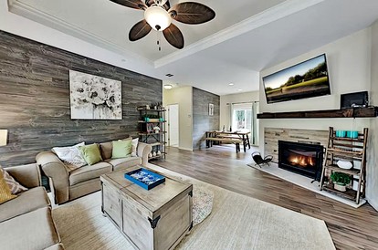 Gorgeous Cabin with Hot-tub in Monte Rio, California - Monte Rio, California - glamping.directory