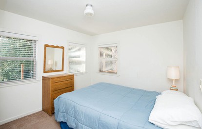 Cozy Riverside Cabin Rental with Easy Access to Chilnualna Falls in California - Wawona, California - glamping.directory
