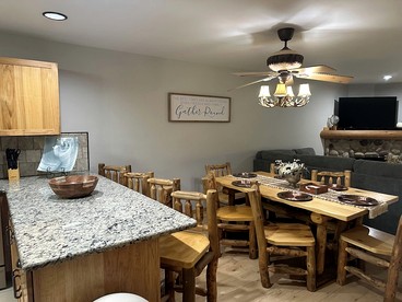 Spacious Luxury Villa Retreat with Jetted Tub, Fireplaces, Balconies, and Smart TV in North Utica, Illinois - North Utica, Illinois - glamping.directory