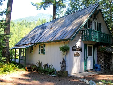Riverside Cabin Camping Rental in the Central Cascades - Skykomish, Washington - glamping.directory