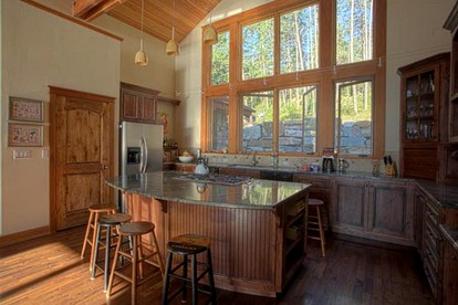 Lakeside Vacation Rental with Stunning Views and Spacious Interior on Flathead Lake, Montana - Polson, Montana - glamping.directory