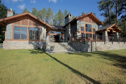 Lakeside Vacation Rental with Stunning Views and Spacious Interior on Flathead Lake, Montana - glamping.directory