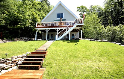 Lakefront Vacation Rental for Group Getaway in Fort Ann, Upstate New York - glamping.directory