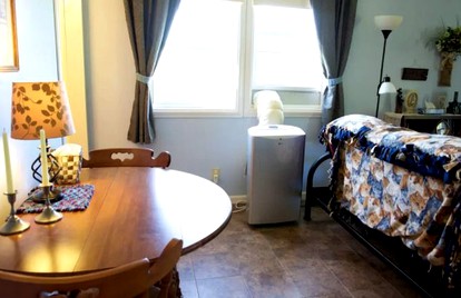 Cozy Vacation Rental Overlooking Idyllic Prairie Land near Jacksonville, Illinois - Murrayville, Illinois - glamping.directory