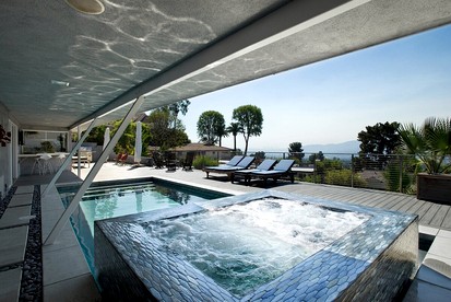 Chic Villa with Outdoor Pool, Spa and Views in California - Glendale, California - glamping.directory