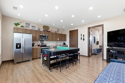 Lakeview Game Loft Retreat with Private Beach Access near Little Elm Beach, Little Elm, Texas - Little Elm, Texas - glamping.directory