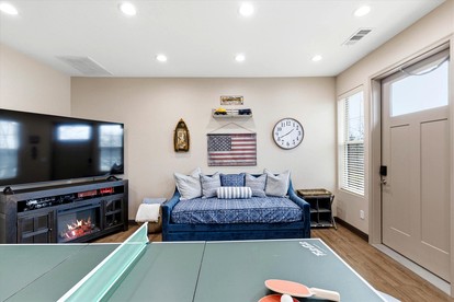Lakeview Game Loft Retreat with Private Beach Access near Little Elm Beach, Little Elm, Texas - Little Elm, Texas - glamping.directory