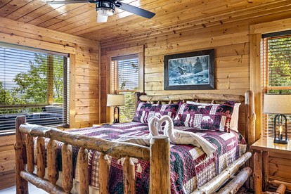 Luxurious Rustic Cabin with Jacuzzi and Mountain Views in Tennessee - Sevierville, Tennessee - glamping.directory