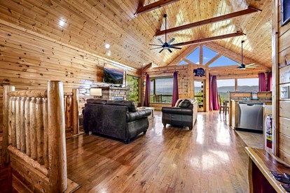 Luxurious Rustic Cabin with Jacuzzi and Mountain Views in Tennessee - Sevierville, Tennessee - glamping.directory
