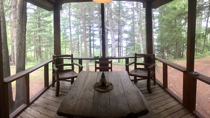 Idyllic Woodland Getaway by Squaw Lake in Lac Du Flambeau, Wisconsin - Lac du Flambeau, Wisconsin - glamping.directory