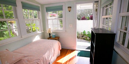 Charming Suite Rental with Complimentary Breakfast in Maui, Hawaii - glamping.directory