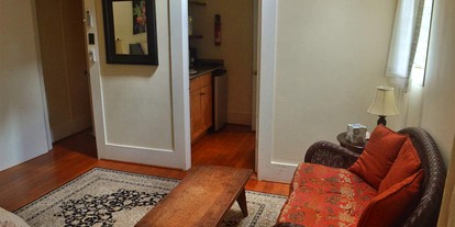 Charming Suite Rental with Complimentary Breakfast in Maui, Hawaii - Makawao, Hawaii - glamping.directory