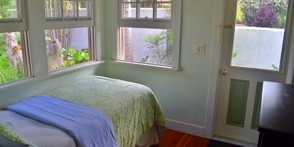 Charming Suite Rental with Complimentary Breakfast in Maui, Hawaii - Makawao, Hawaii - glamping.directory
