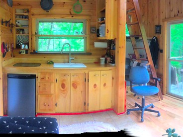 Rustic Off-Grid Cabin Getaway near Wayne National Forest, Ohio - Athens, Ohio - glamping.directory