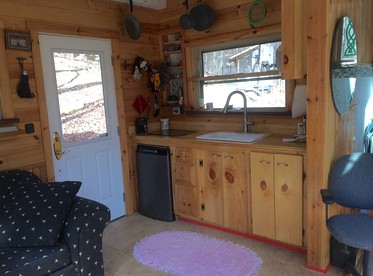 Rustic Off-Grid Cabin Getaway near Wayne National Forest, Ohio - Athens, Ohio - glamping.directory