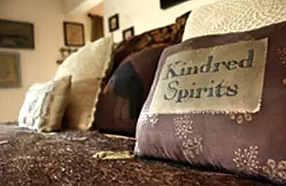 Spacious Pet-Friendly Accommodation for Two Guests near Lincoln, Nebraska - Lincoln, Nebraska - glamping.directory