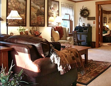 Spacious Pet-Friendly Accommodation for Two Guests near Lincoln, Nebraska - glamping.directory
