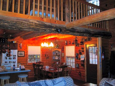 Spacious and Rustic Cabin Rental in the Woods near Catoctin Mountain Park, Maryland - Thurmont, Maryland - glamping.directory