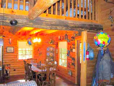 Spacious and Rustic Cabin Rental in the Woods near Catoctin Mountain Park, Maryland - Thurmont, Maryland - glamping.directory