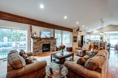 Amazing Beachfront Villa in Newport, Oregon - Newport, Oregon - glamping.directory