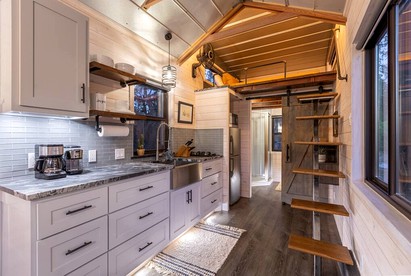 Charming Texas Tiny House with Private Hot Tub for the Best Glamping in Wimberley - Wimberley, Texas - glamping.directory